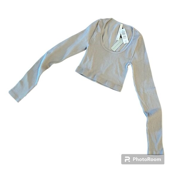 NWT Babaton Sculpt Ribbed Scoop Neck Cropped Longsleeve Size XS Seamless ARITZIA - Picture 1 of 7